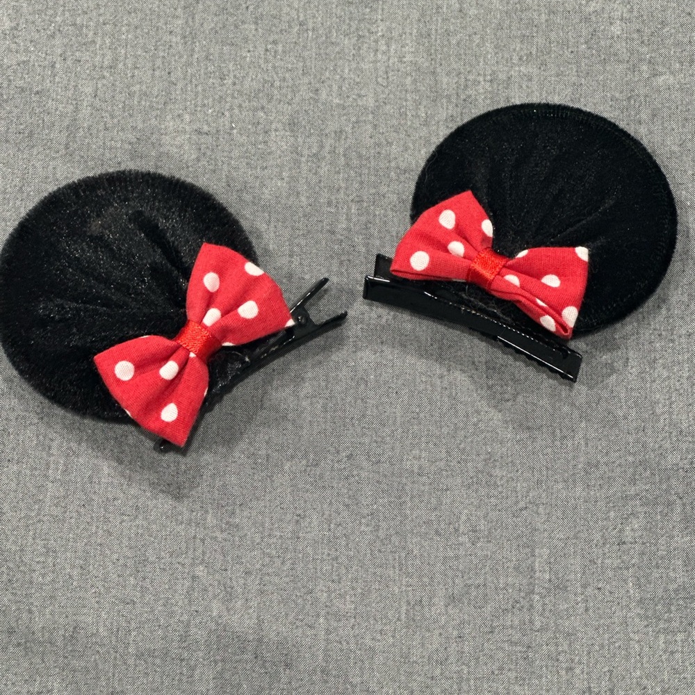 Minnie mouse ears clips